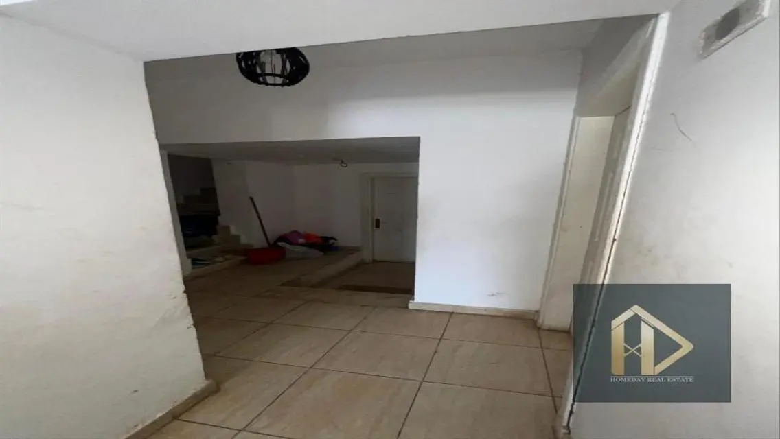 Luxury Apartment for Sale with Scenic Lake Views