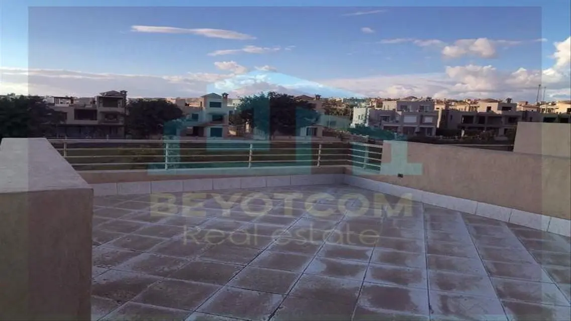 Luxury Villa for Sale with 2005 Meter Space and Lake View