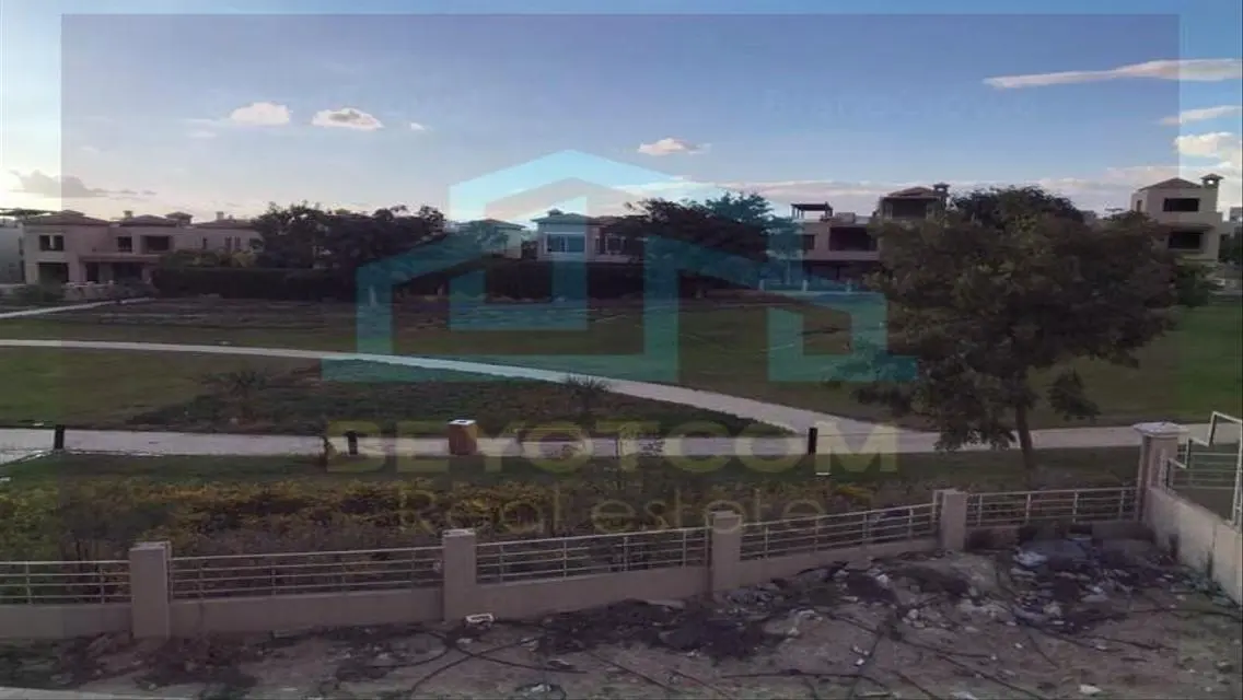 Luxury Villa for Sale with 2005 Meter Space and Lake View