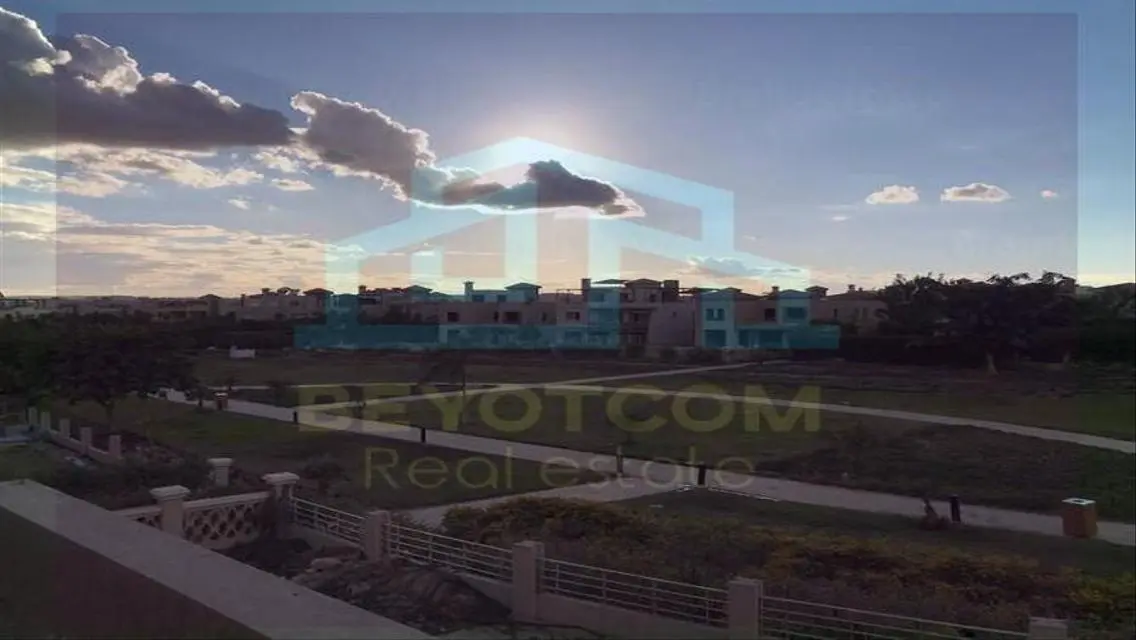 Luxury Villa for Sale with 2005 Meter Space and Lake View