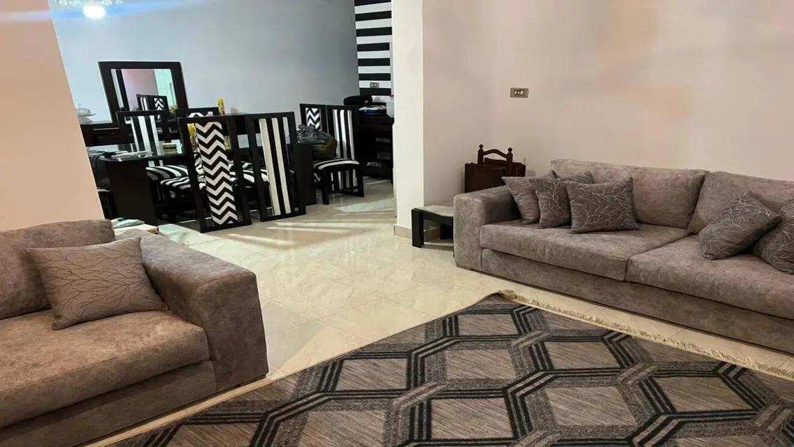 شقة فاخرة للإيجار بنظام تشطيب كامل