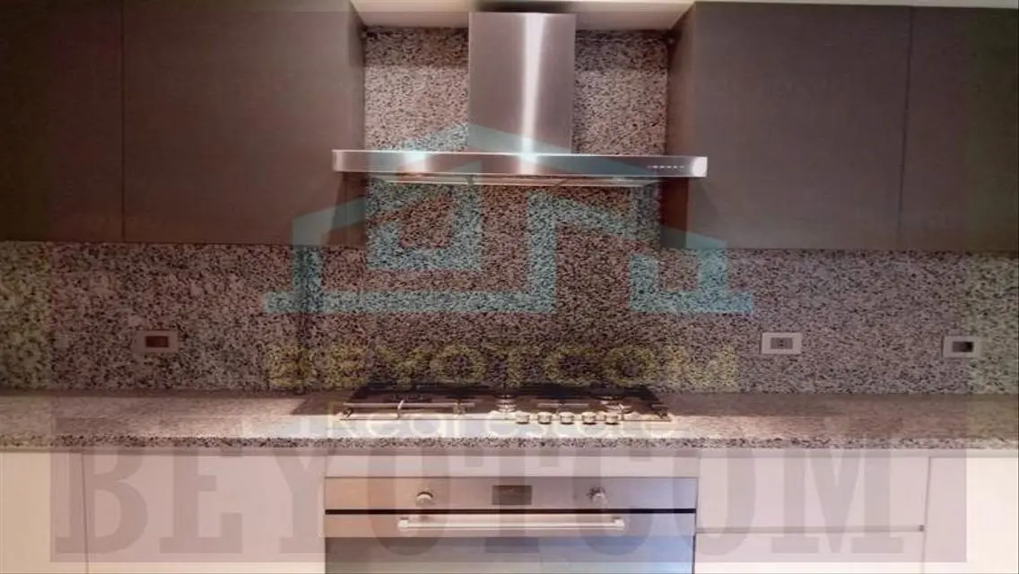 شقة فاخرة مع حديقة خاصة في قلب المدينة