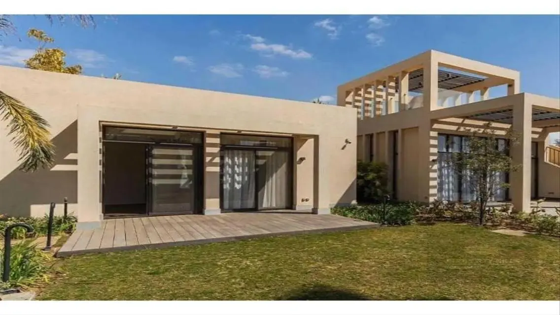 Luxury Villa for Sale in Owest Compound, October