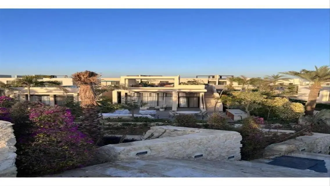 Luxury Villa for Sale in Owest Compound, October