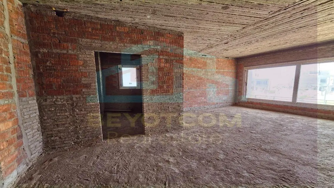 شقة فاخرة بمساحة 1350 متر بتصميم مميز وحي متميز