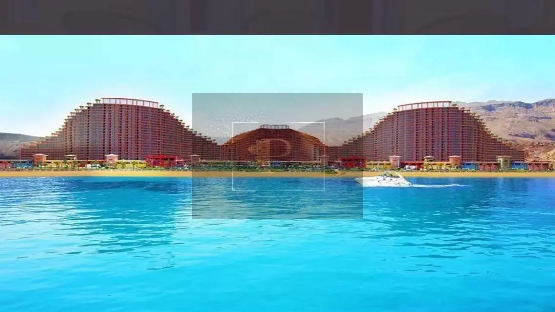 Luxury Apartment with Pool and Premium Amenities