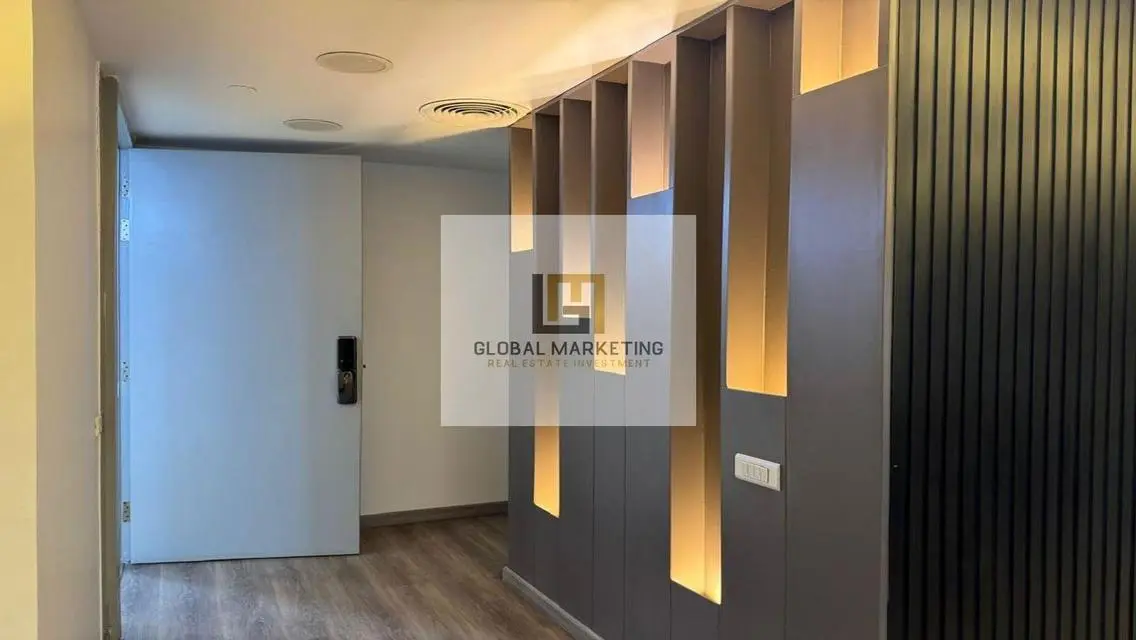 Spacious Apartment of 558 Square Meters