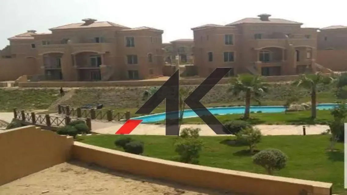 فيلا فاخرة 6 غرف نوم للبيع بمساحة 240 متر