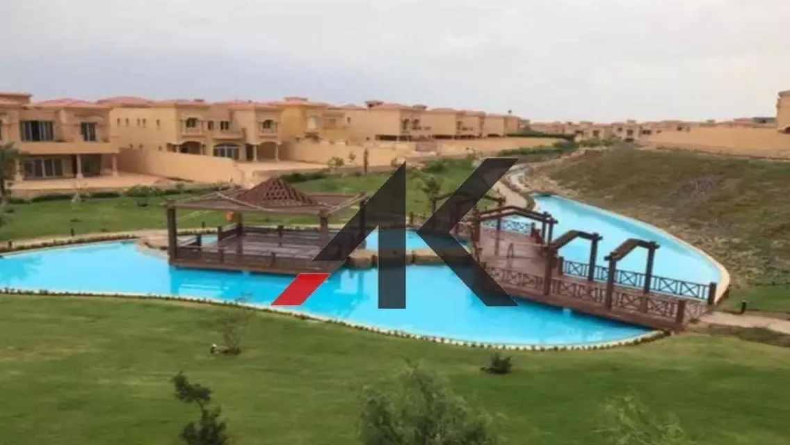 فيلا فاخرة 6 غرف نوم للبيع بمساحة 240 متر