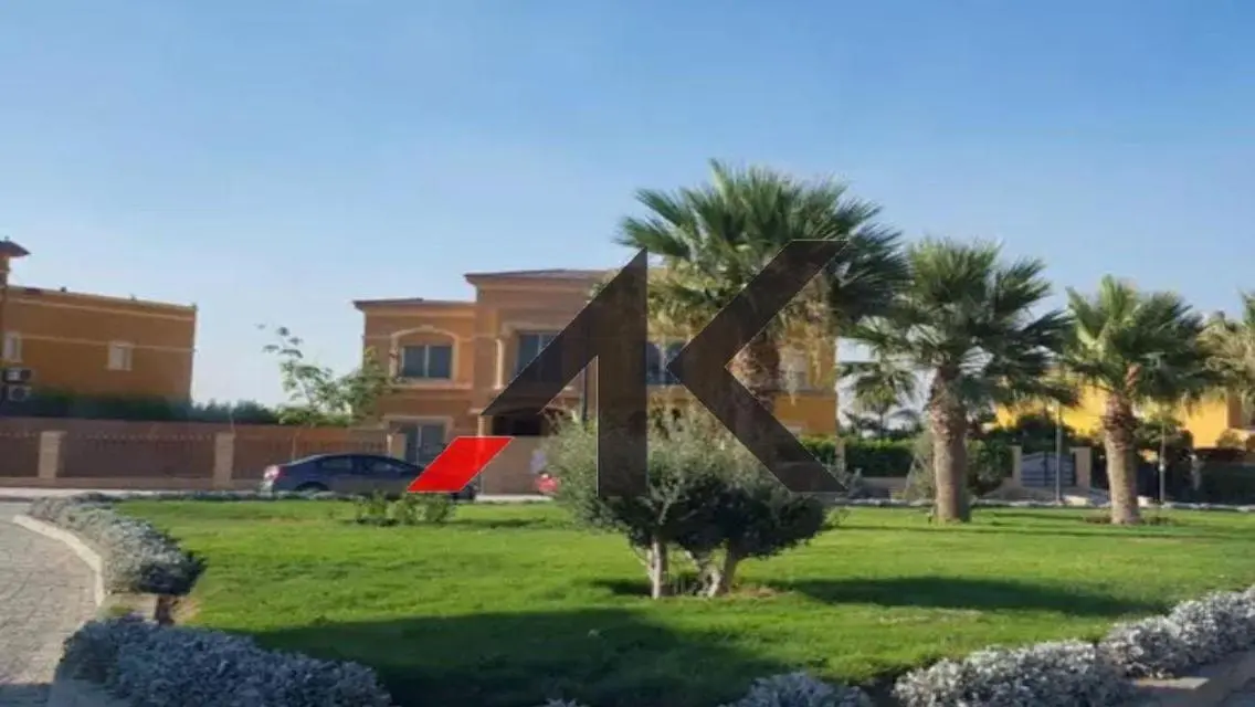فيلا فاخرة 6 غرف نوم للبيع بمساحة 240 متر