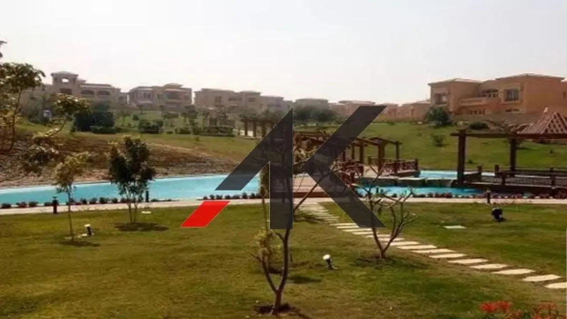 فيلا فاخرة 6 غرف نوم للبيع بمساحة 240 متر