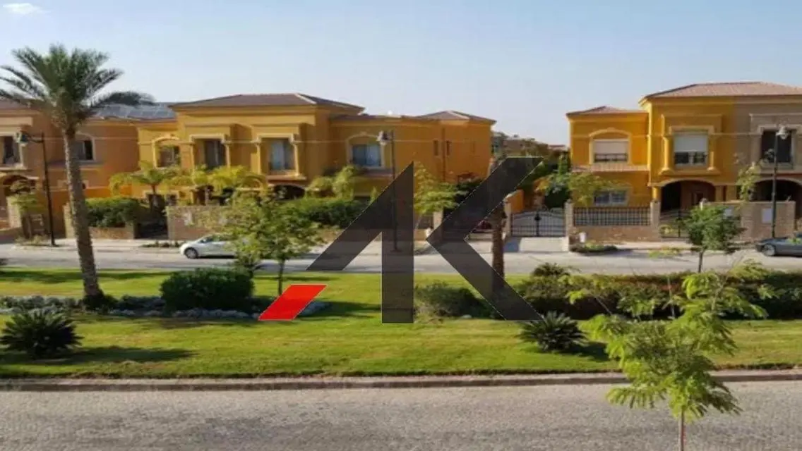 فيلا فاخرة 6 غرف نوم للبيع بمساحة 240 متر
