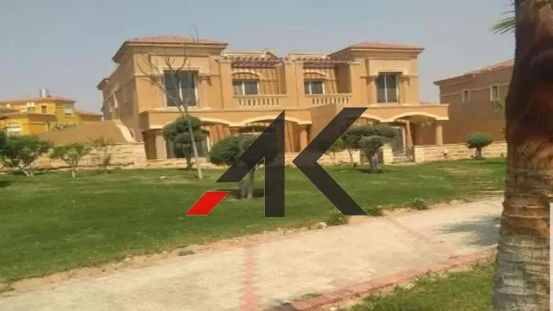 فيلا فاخرة 6 غرف نوم للبيع بمساحة 240 متر