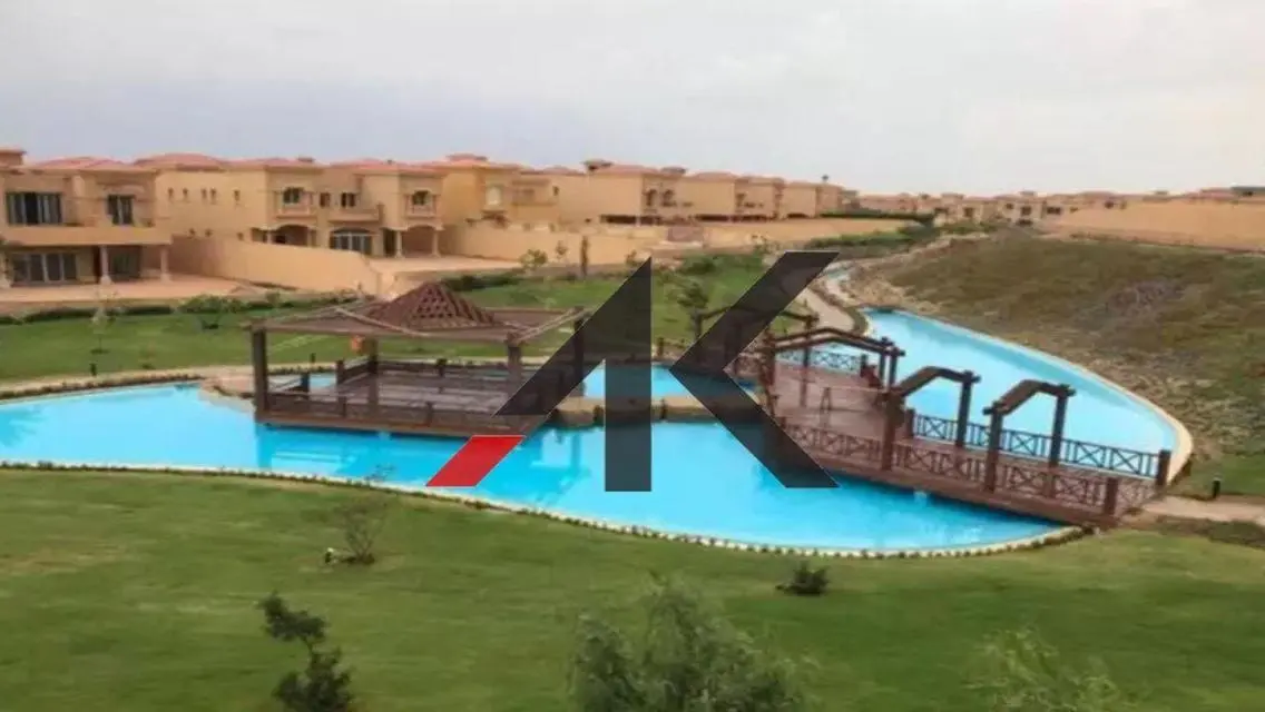 فيلا فاخرة 6 غرف نوم للبيع بمساحة 240 متر