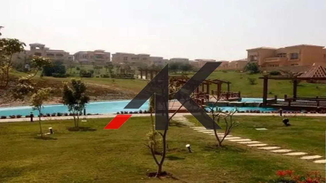 فيلا فاخرة 6 غرف نوم للبيع بمساحة 240 متر