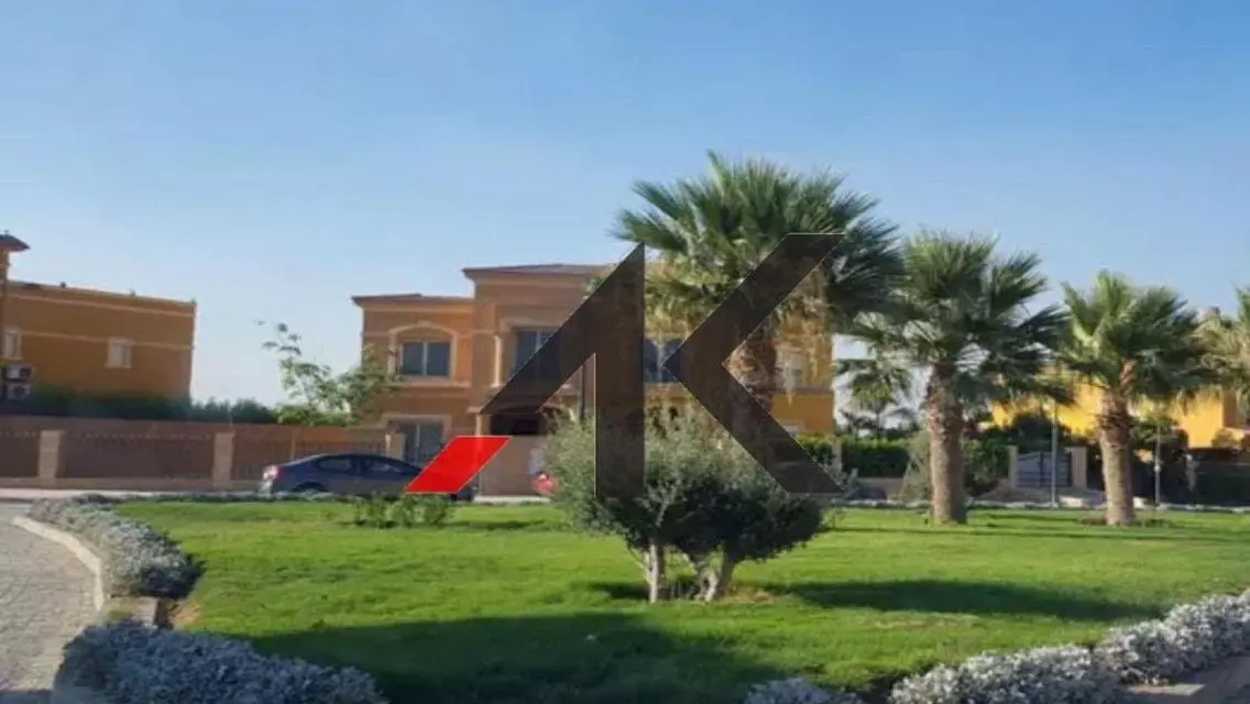 فيلا فاخرة 6 غرف نوم للبيع بمساحة 240 متر