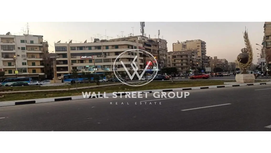 -300- شقة مميزة بشرفة
