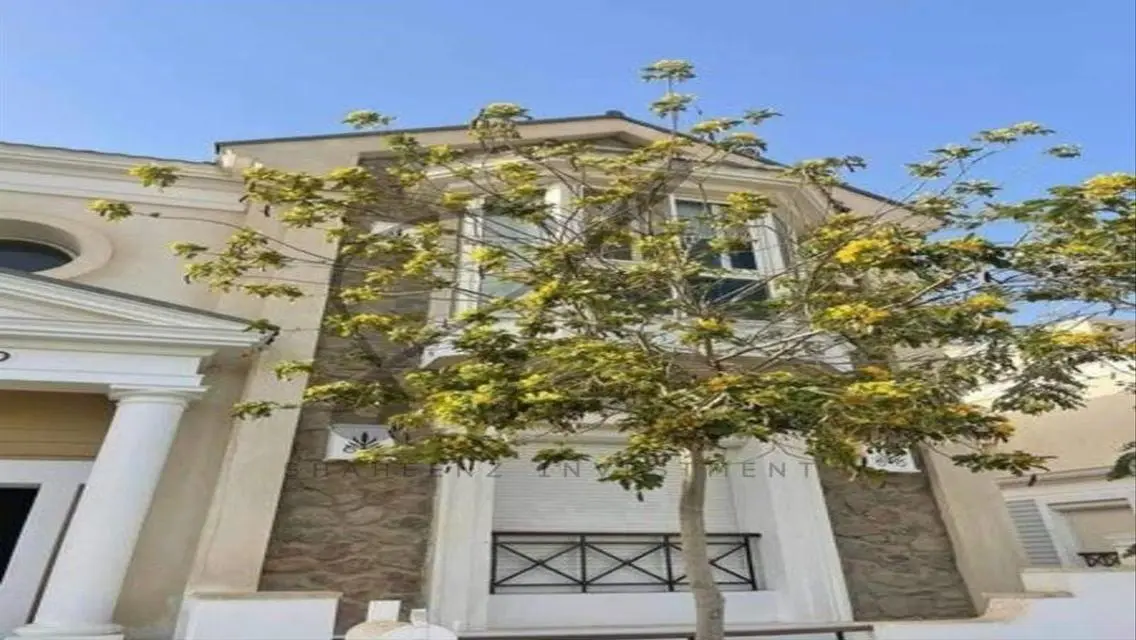Stunning Villa with Mountain View for Sale