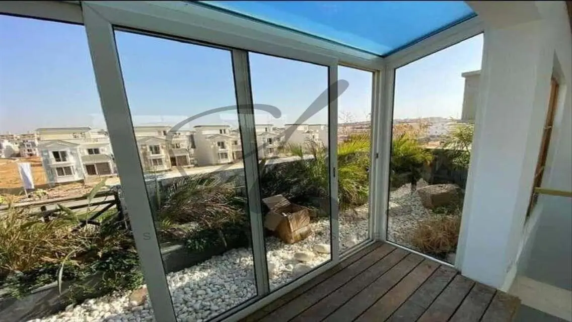 Stunning Villa with Mountain View for Sale