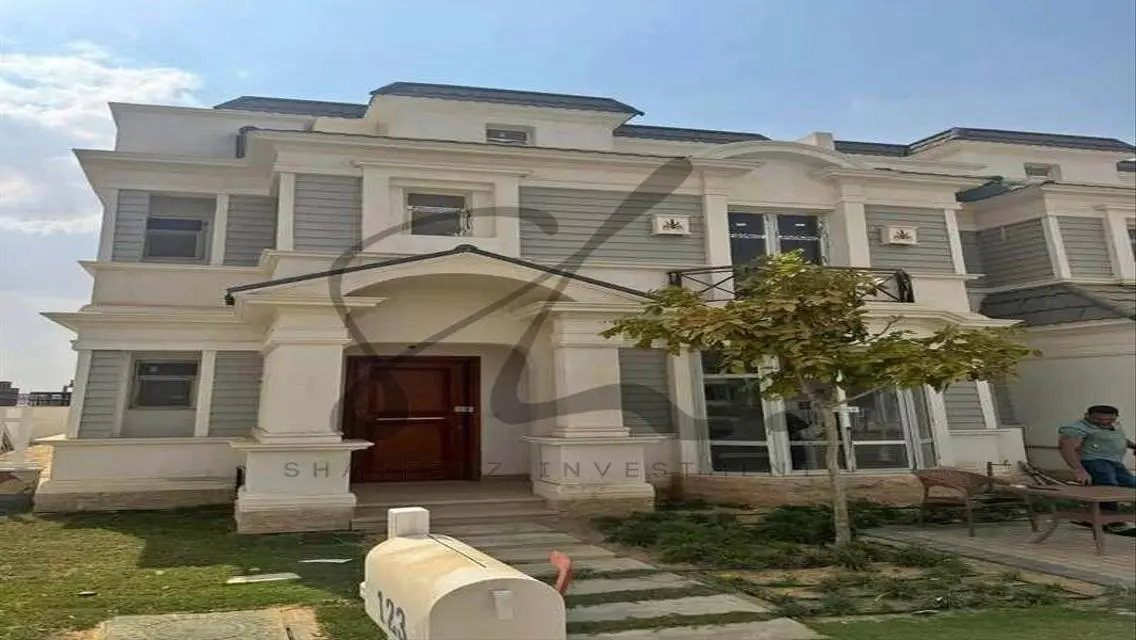 Stunning Villa with Mountain View for Sale