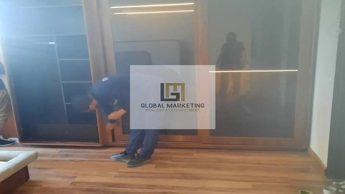 فيلا فاخرة مع حديقة ومسبح خاص للبيع