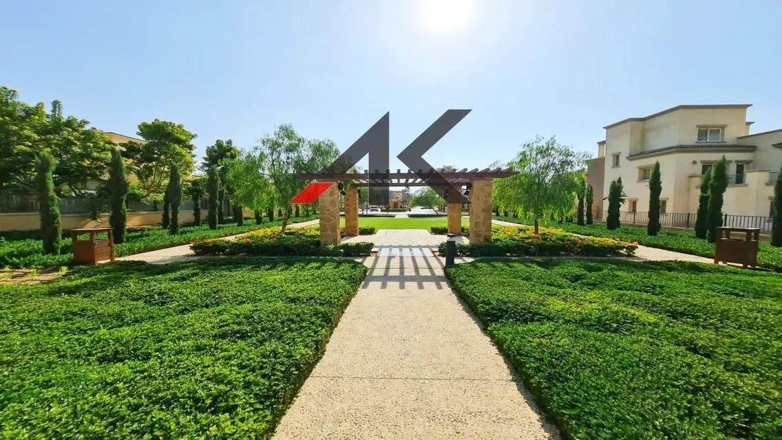 Luxury Apartment with Private Garden and Maid's Room