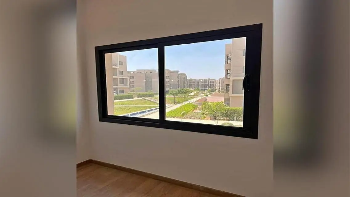 فيلا فاخرة مع إطلالة رائعة وبسعر مغري