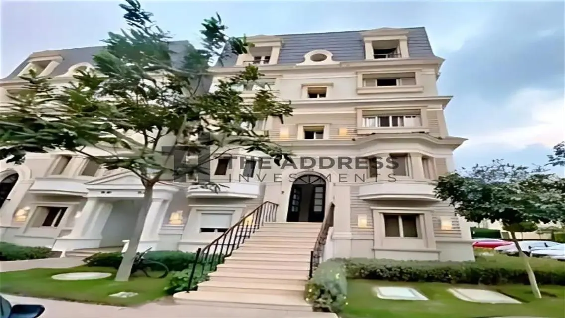 شقة فاخرة بمساحة كبيرة في موقع متميز