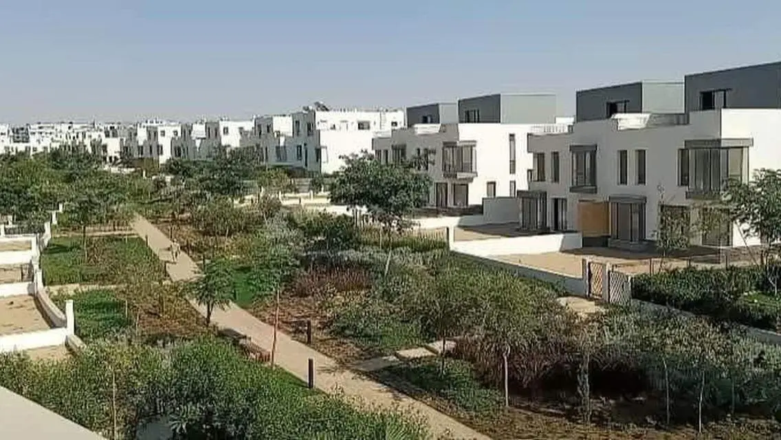 فيلا فاخرة بمساحة 535 متر مع حديقة خاصة