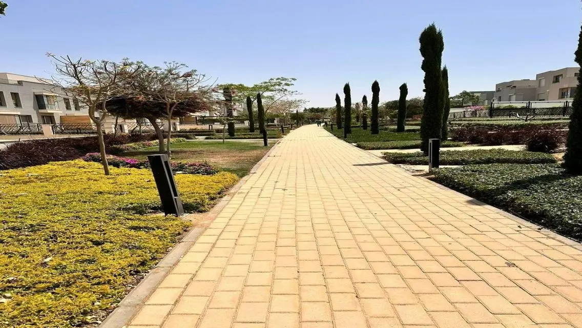 فيلا فاخرة بمساحة 535 متر مع حديقة خاصة