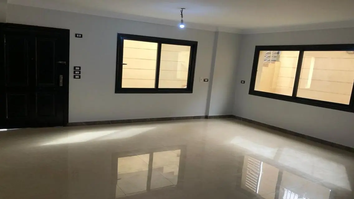شقة فاخرة مطلة على معلم رئيسي