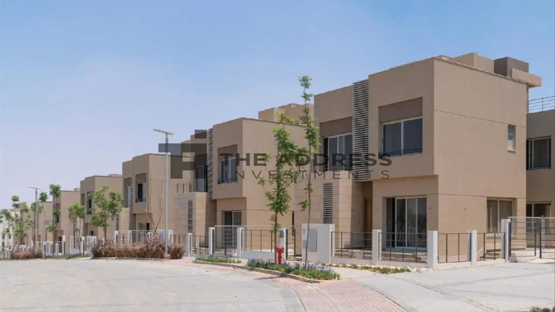 Luxurious Villa with Pool in the City Center