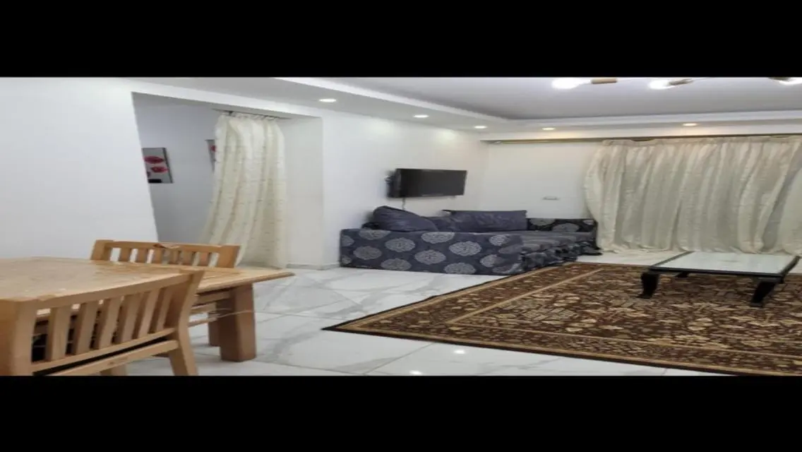 شقة فاخرة للإيجار في قلب المدينة - 22000 جنيه