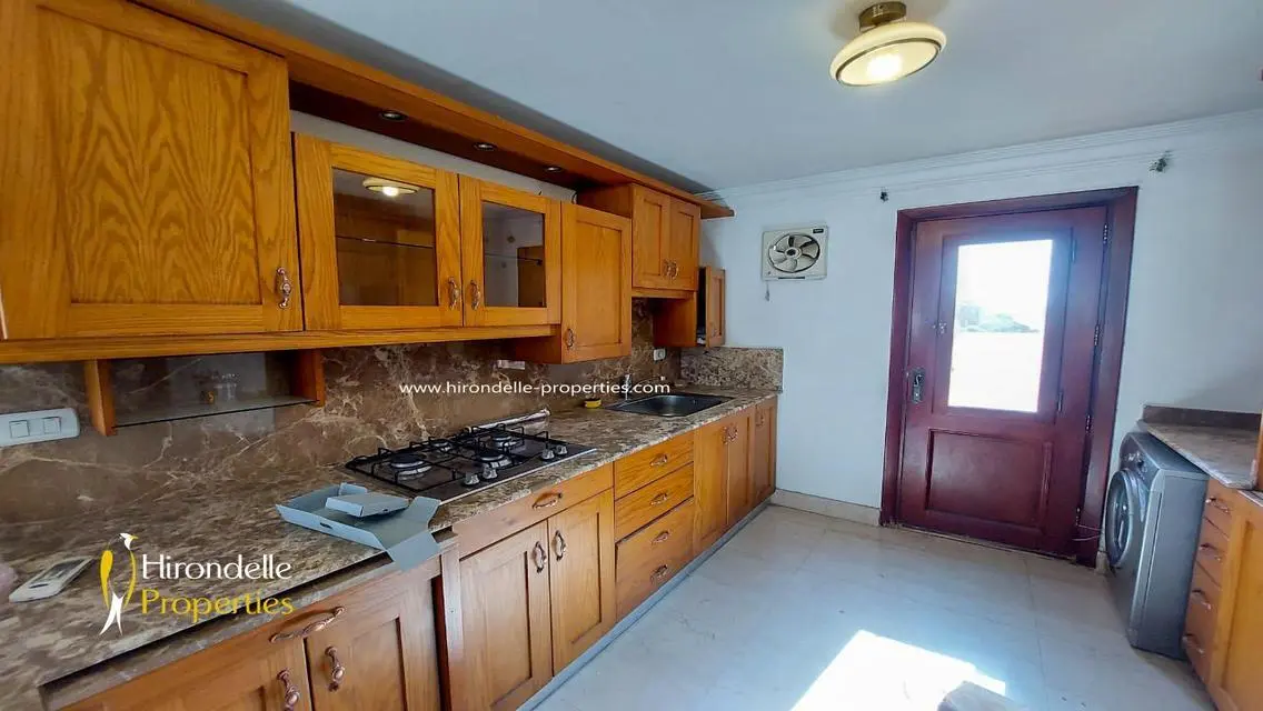 Luxury 4-bedroom Apartment with Stunning Views