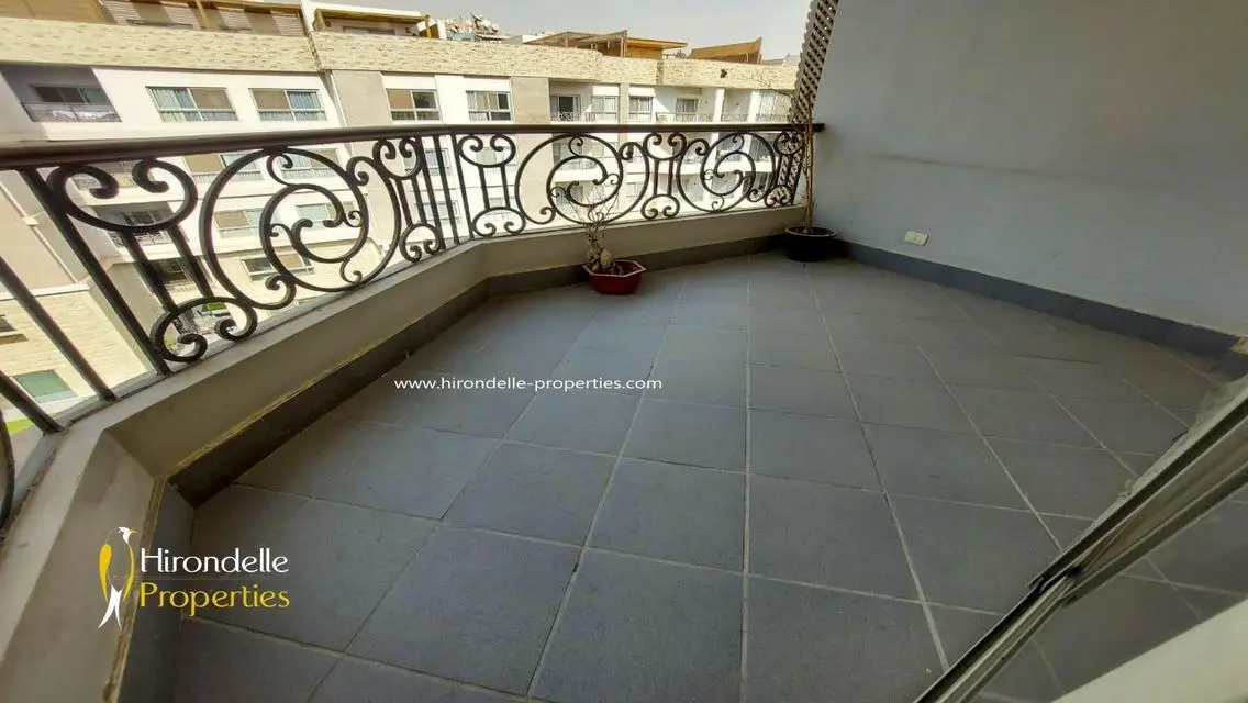 Luxury 4-bedroom Apartment with Stunning Views