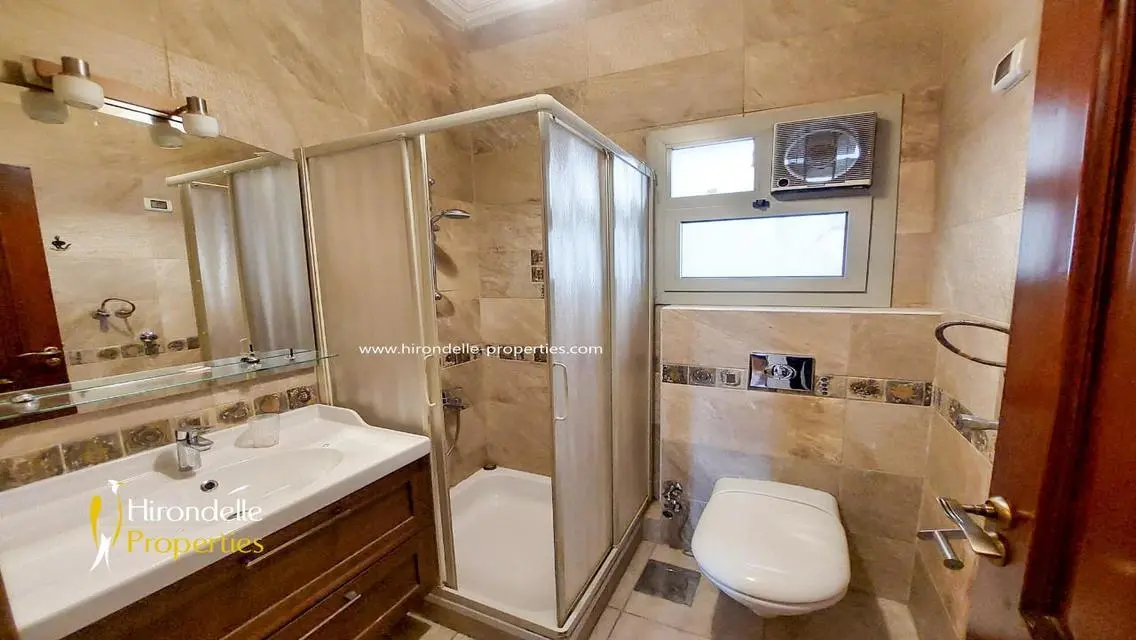Luxury 4-bedroom Apartment with Stunning Views