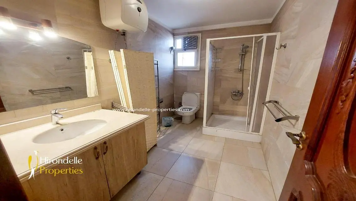 Luxury 4-bedroom Apartment with Stunning Views