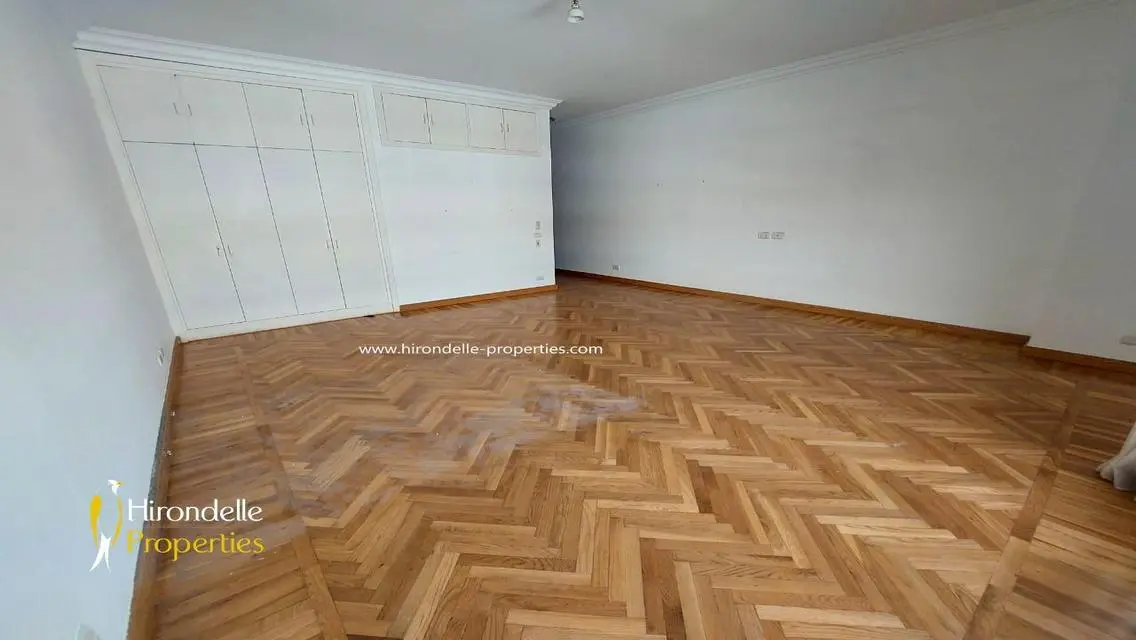 Luxury 4-bedroom Apartment with Stunning Views