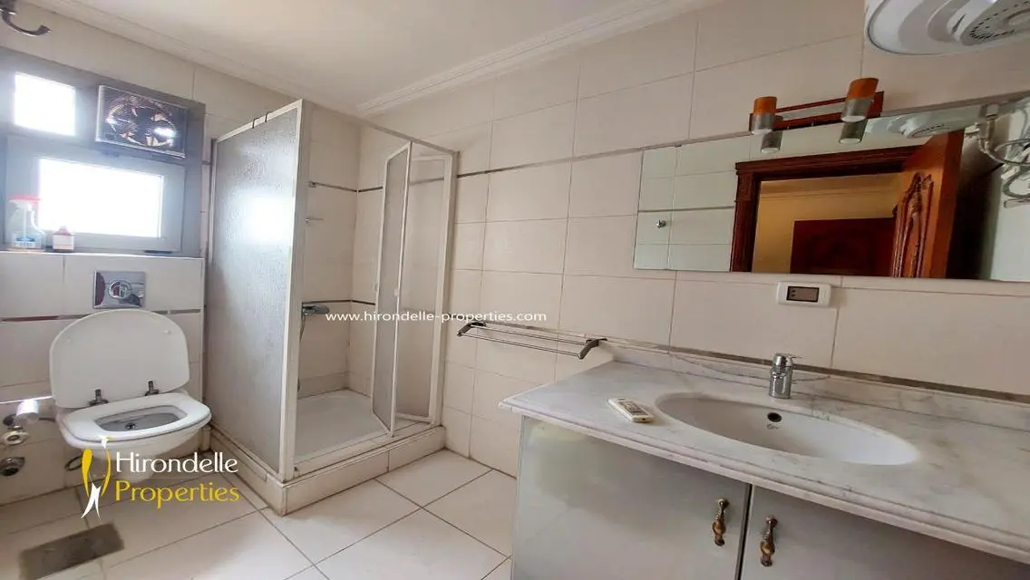 Luxury 4-bedroom Apartment with Stunning Views