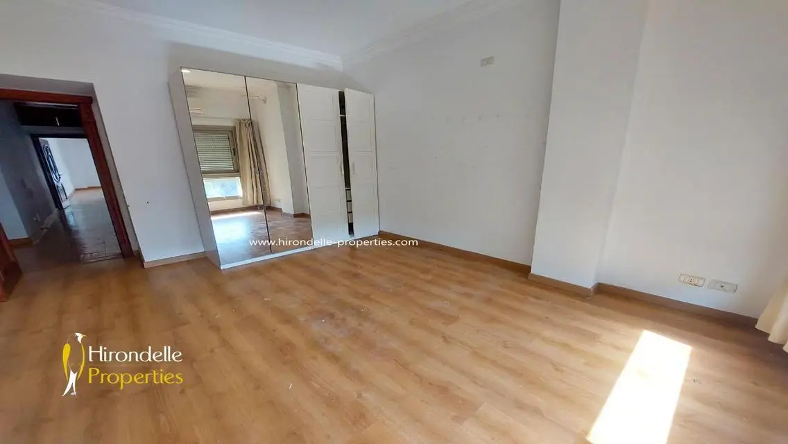 Luxury 4-bedroom Apartment with Stunning Views