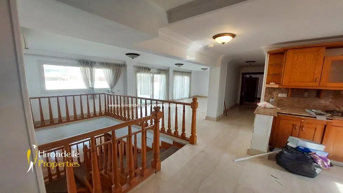 Luxury 4-bedroom Apartment with Stunning Views