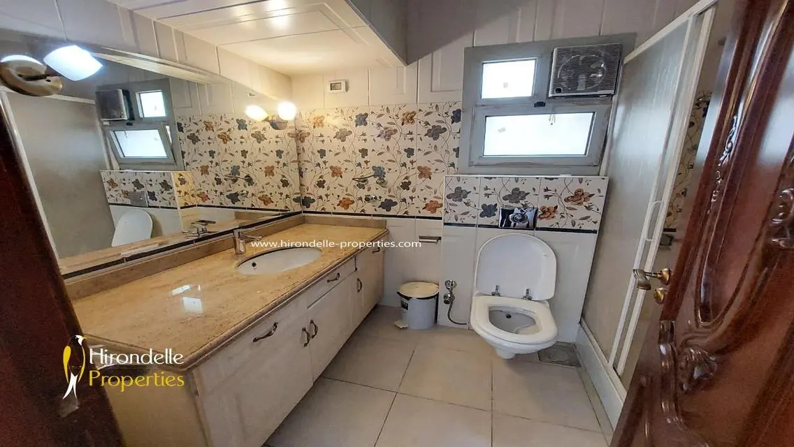 Luxury 4-bedroom Apartment with Stunning Views