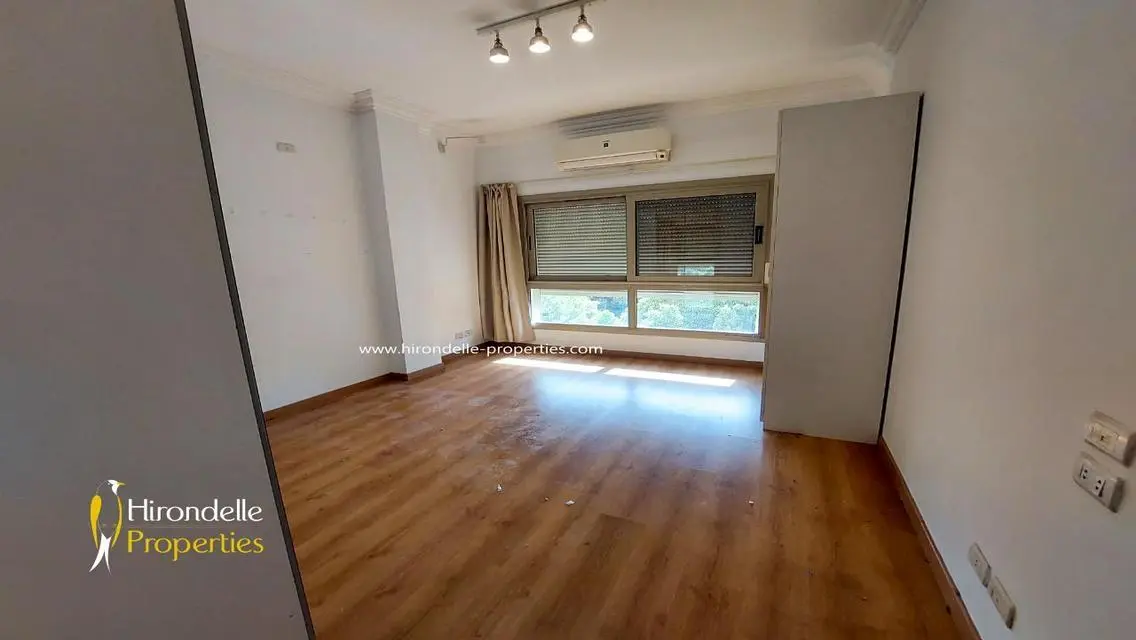 Luxury 4-bedroom Apartment with Stunning Views