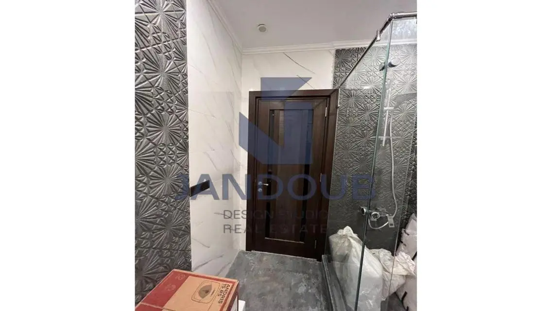 شقة مميزة للبيع في موقع رئيسي
