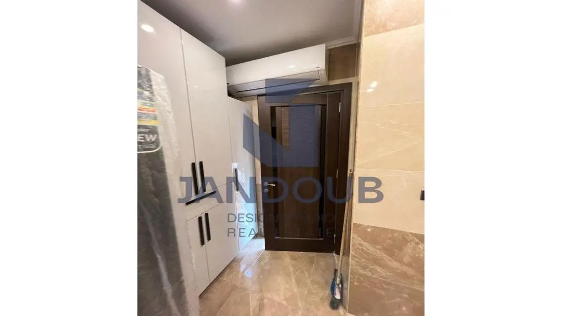 شقة مميزة للبيع في موقع رئيسي