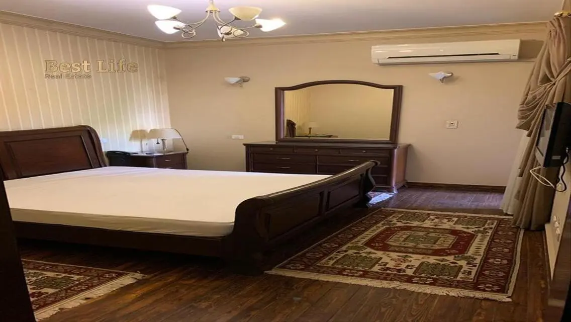فيلا فاخرة بحمام سباحة وحديقة خاصة