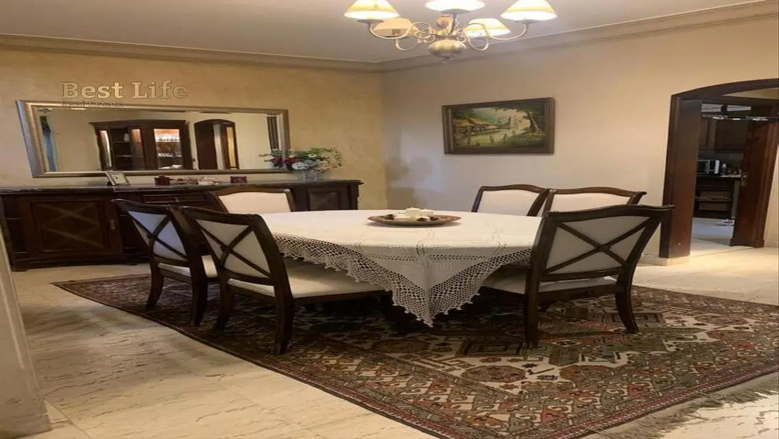 فيلا فاخرة بحمام سباحة وحديقة خاصة