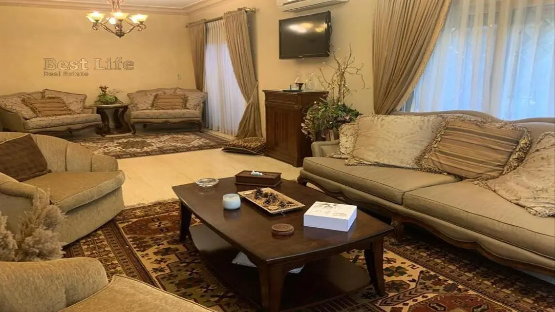 فيلا فاخرة بحمام سباحة وحديقة خاصة