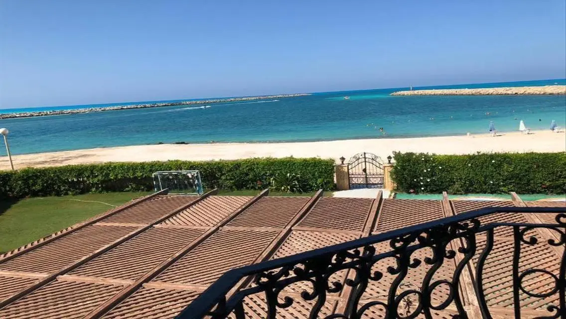 فيلا فاخرة للبيع - 2560 متر مربع