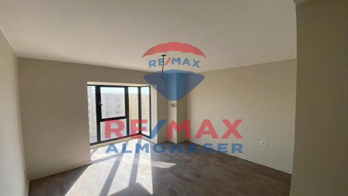 Stunning 170 sqm Apartment in Prime Location